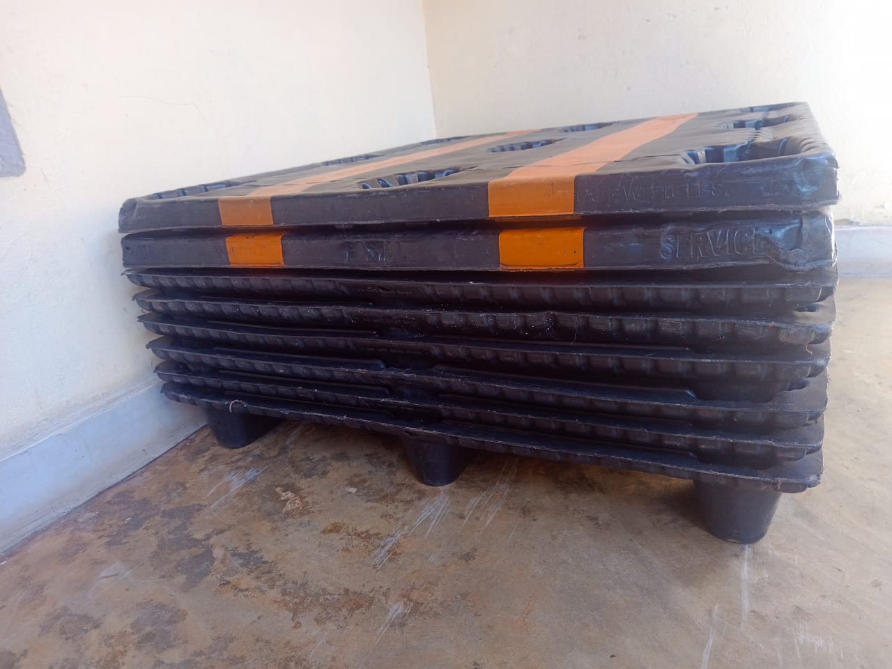 Sturdy and durable plastic pallets